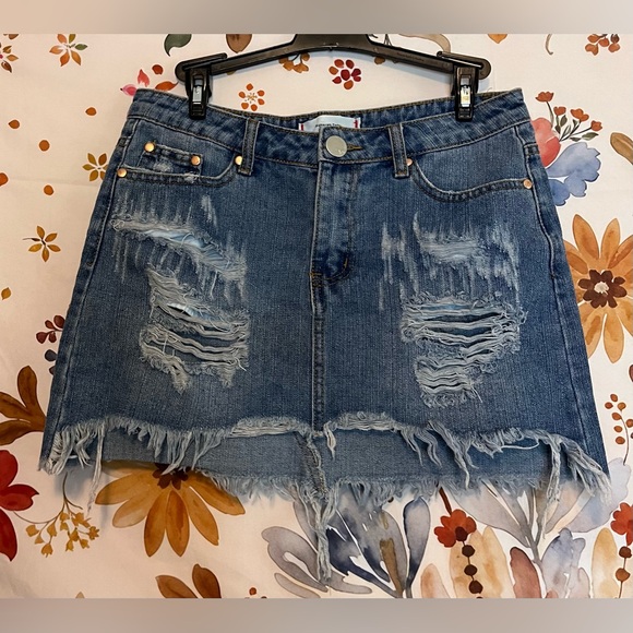 SIGNATURE 8 Medium Blue Mini Distressed A-Line Denim Jean Beach Summer Skirt - Picture 1 of 9